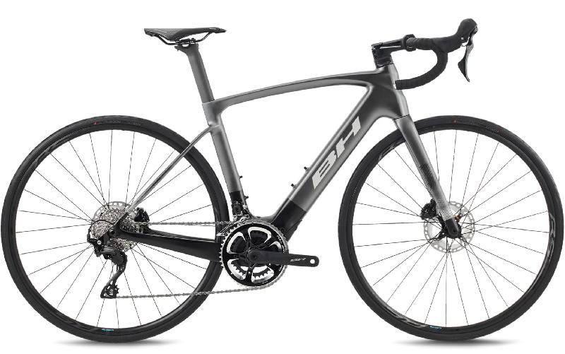 BH iRS1 CARBON 1.4 EC146 barva DARK GREY / LIGHT GREY / SILVER 2026 kola 28 baterie 17,5 Ah