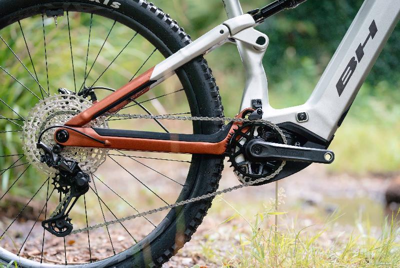 Elektrokolo bh 3504 ilynx+ sl enduro carbon 9 6 es966 barva white   dark brown 3