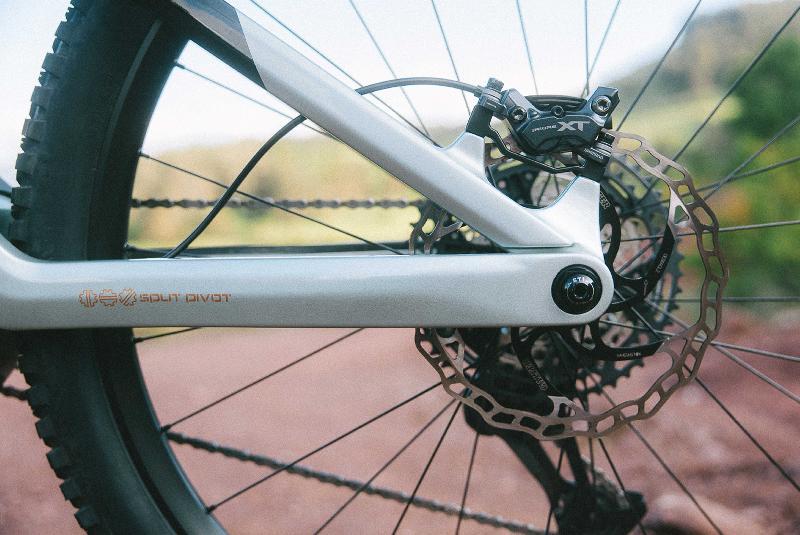 Elektrokolo bh 3658 ilynx+ nx enduro carbon 9 8 ex986 barva black   aquamarine   white 6