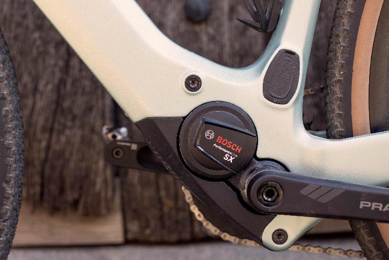 Elektrokolo bh 3703 igravelx nx carbon 2 9 ex296 barva light blue   silver 3