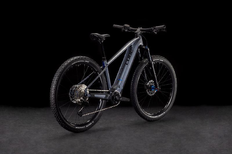 Elektrokolo cube 3558 reaction hybrid pro 800 barva metallicgrey n black 1