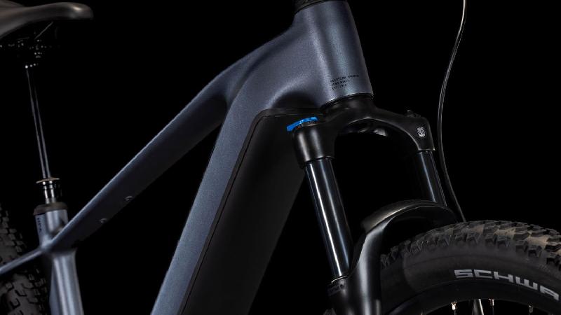 Elektrokolo cube 3558 reaction hybrid pro 800 barva metallicgrey n black 2