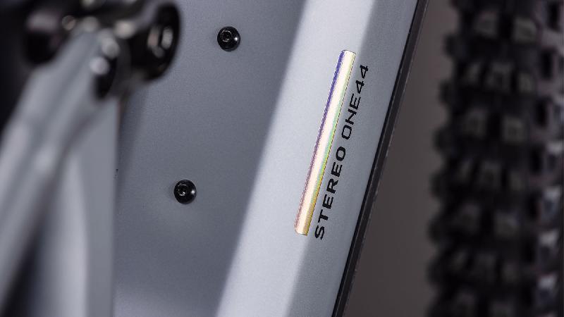 Elektrokolo cube 3690 stereo hybrid one44 hpc slx evo 800 barva slategrey n black 3