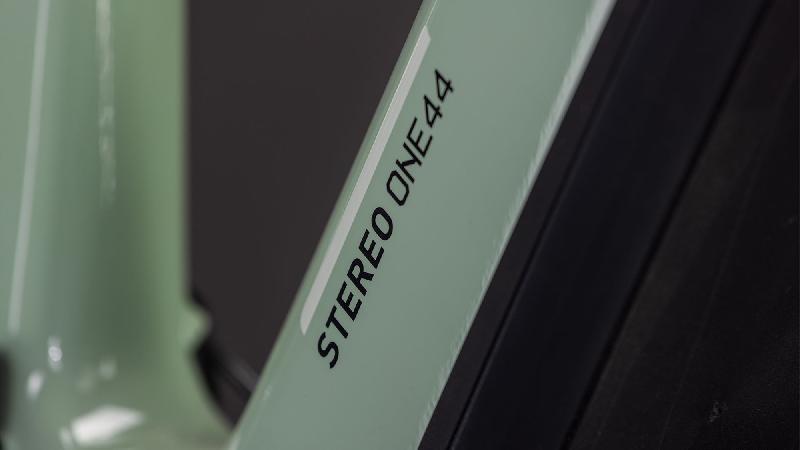 Elektrokolo cube 3709 stereo hybrid one44 hpc race 800 barva driedherbs n black 7