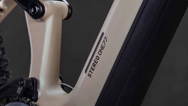 Elektrokolo cube 3715 stereo hybrid one77 hpc slx 800 barva glintsand n black 3