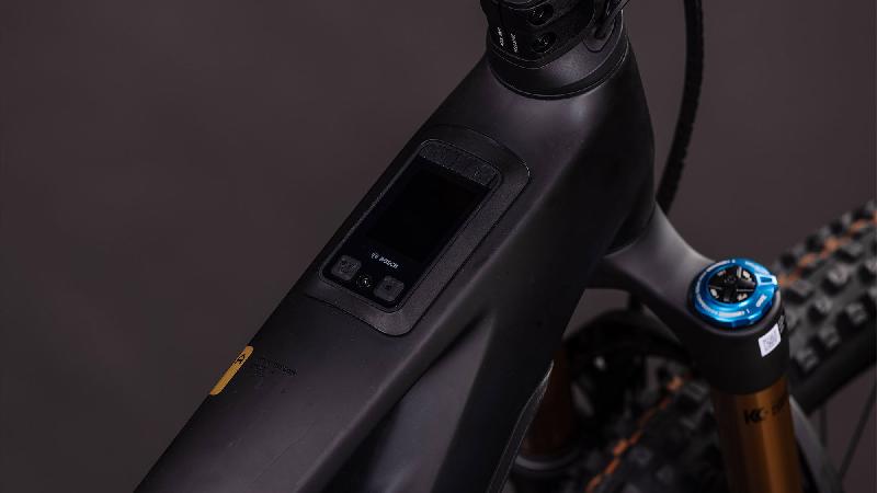 Elektrokolo cube 3720 stereo hybrid one44 hpc at 800 barva carbon n gold 7