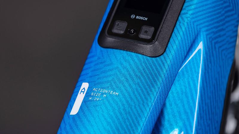 Elektrokolo cube 3723 stereo hybrid one44 hpc at 800 barva actionteam 8