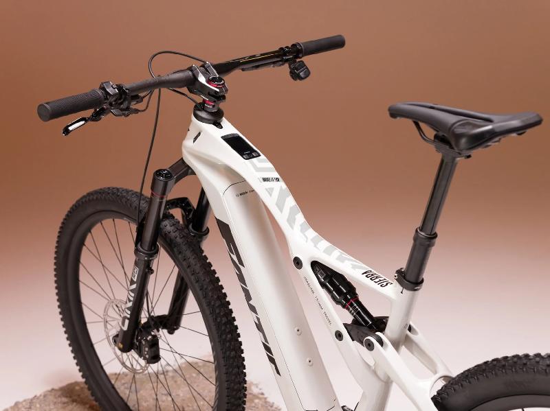 Elektrokolo fantic 4177 sierra carbon   race barva white 1