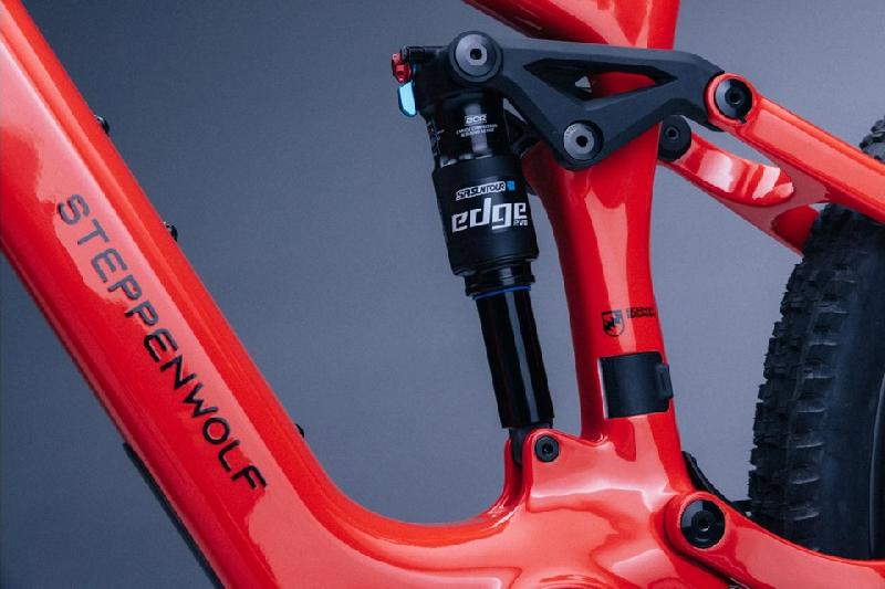 Elektrokolo steppenwolf 3980 tundra 9 0 avinox barva racing red gloss 4