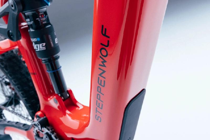 Elektrokolo steppenwolf 3980 tundra 9 0 avinox barva racing red gloss 9