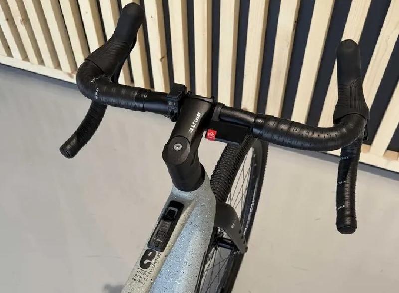 Elektrokolo sunn 4263 gravel venture e drop barva seda 4